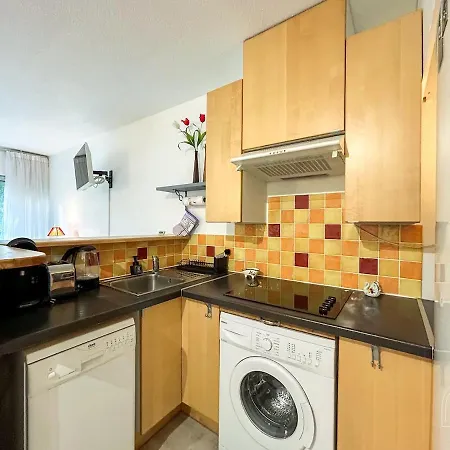 Avec Jardinet Dans Avec Piscine *