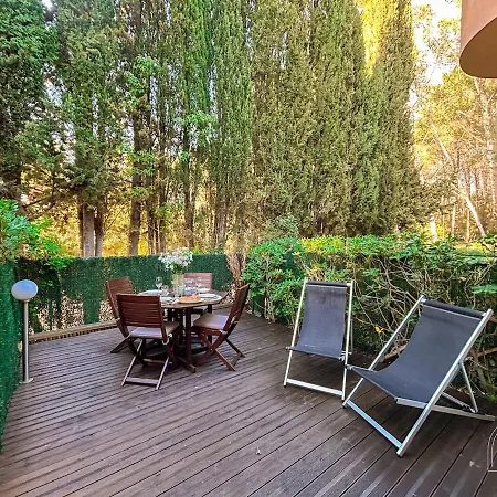 Avec Jardinet Dans Avec Piscine Apartman *