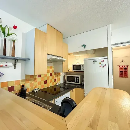 Avec Jardinet Dans Résidence Avec Piscine * Sanary-sur-Mer