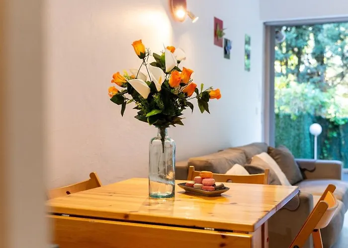 Avec Jardinet Dans Avec Piscine Sanary-sur-Mer