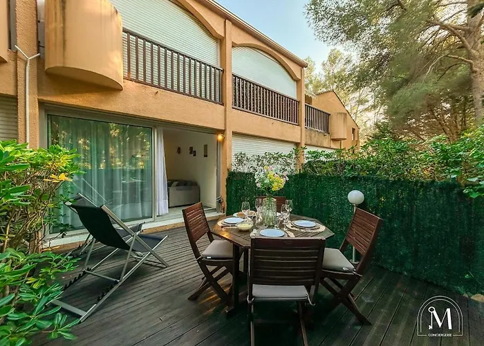 Avec Jardinet Dans Avec Piscine Sanary-sur-Mer